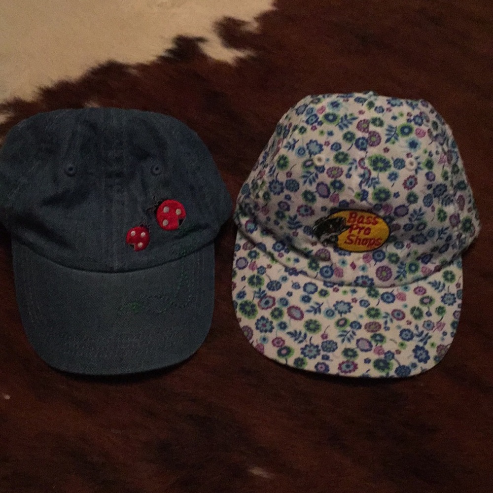 Set of 2 toddler hats